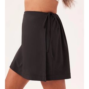 NWT Girlfriend Collective Black Stretch Woven Wrap Skort